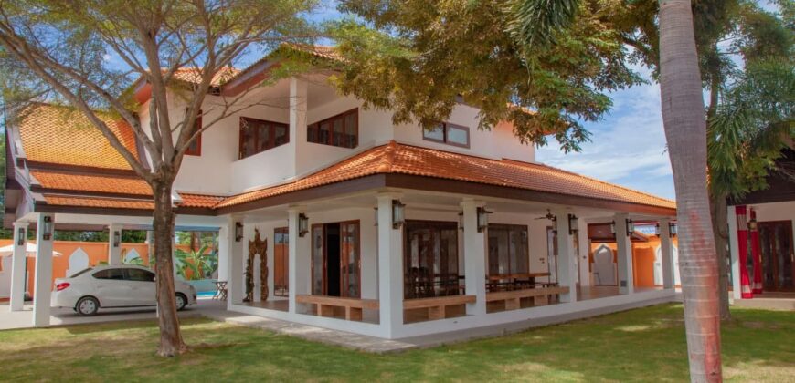 Pool Villa with 7 Bedrooms House For Sale or Rent at Pattaya Park Hill 2