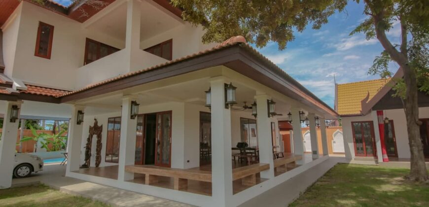 Pool Villa with 7 Bedrooms House For Sale or Rent at Pattaya Park Hill 2