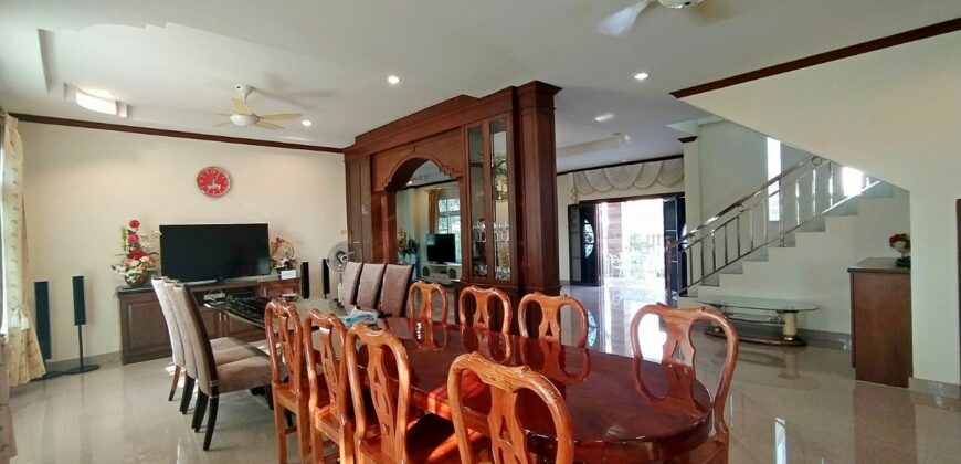 5 Bedrooms House For Sale or Rent in Huay Yai