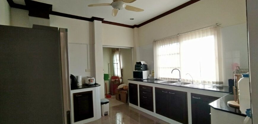 5 Bedrooms House For Sale or Rent in Huay Yai