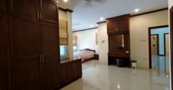 5 Bedrooms House For Sale or Rent in Huay Yai