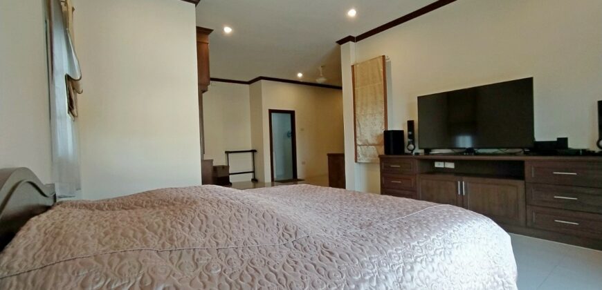 5 Bedrooms House For Sale or Rent in Huay Yai