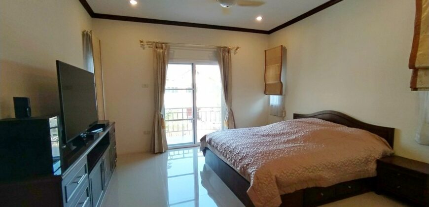 5 Bedrooms House For Sale or Rent in Huay Yai