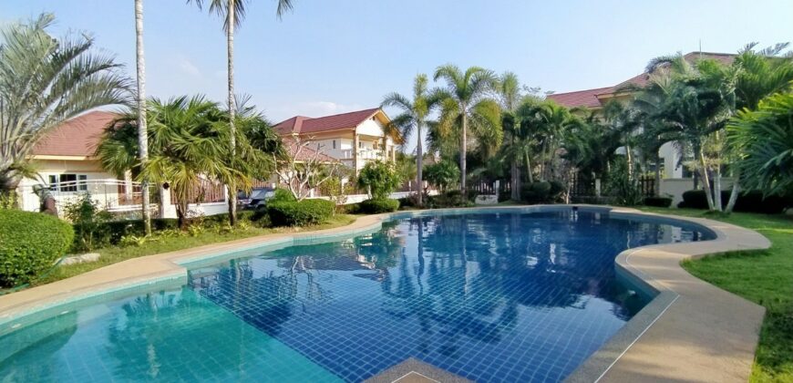 5 Bedrooms House For Sale or Rent in Huay Yai