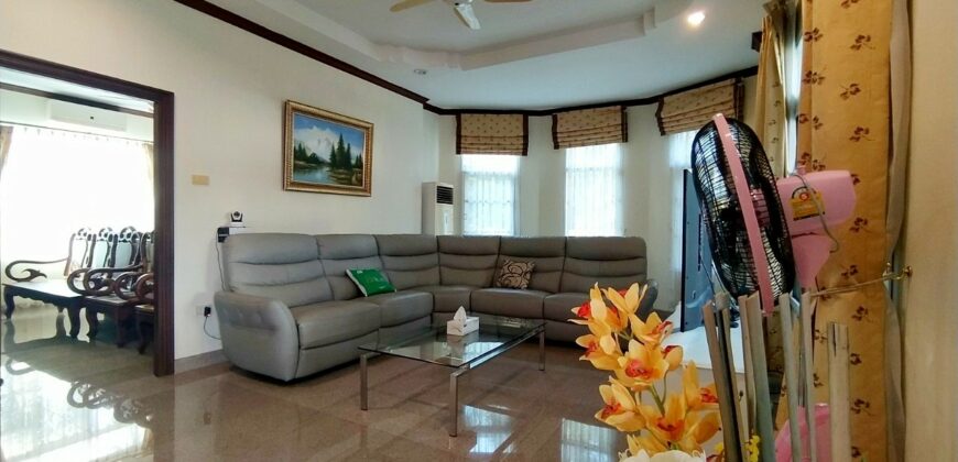 5 Bedrooms House For Sale or Rent in Huay Yai