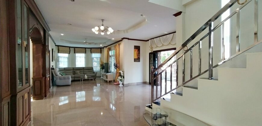 5 Bedrooms House For Sale or Rent in Huay Yai