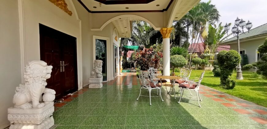 Luxury 7 Bedrooms House For Sale at Nongplalai, East Pattaya