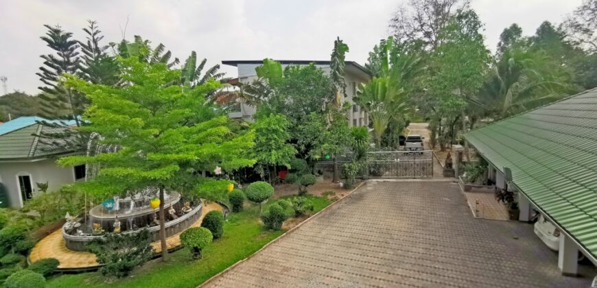 Luxury 7 Bedrooms House For Sale at Nongplalai, East Pattaya