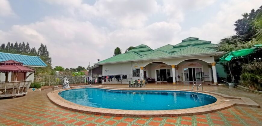 Luxury 7 Bedrooms House For Sale at Nongplalai, East Pattaya