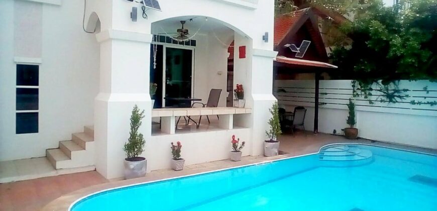 4 bedrooms house for rent at Central Park 4