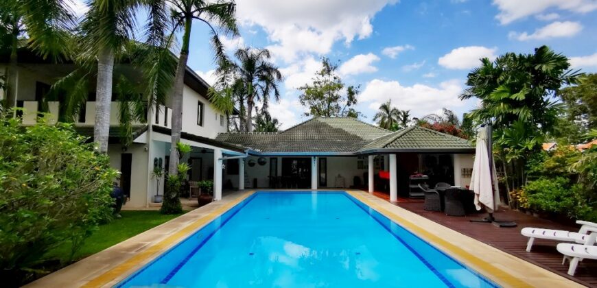 Private luxury pool villa for Rent in Pong Mabprachan