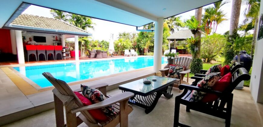 Private luxury pool villa for Rent in Pong Mabprachan