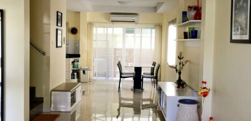 Townhouse for rent at Green Field Villa 3