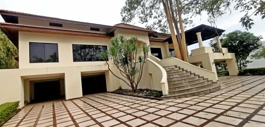 2 Storey pool villa for sale in East Pattaya