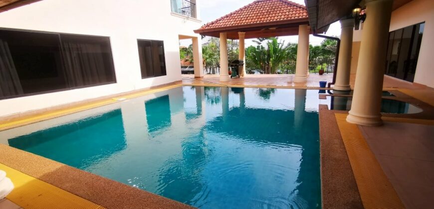 2 Storey pool villa for sale in East Pattaya