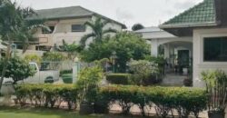 3 single-storey detached houses for sale