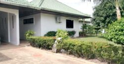 3 single-storey detached houses for sale