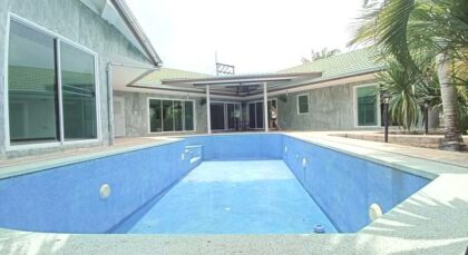 <strong></noscript><u>Pool Villa for Urgent Sale</u></strong>