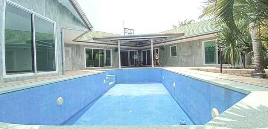 <strong></noscript><u>Pool Villa for Urgent Sale</u></strong>