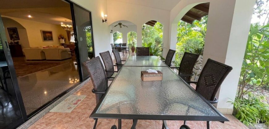 Luxury villa For sale at Paradise Villa 1