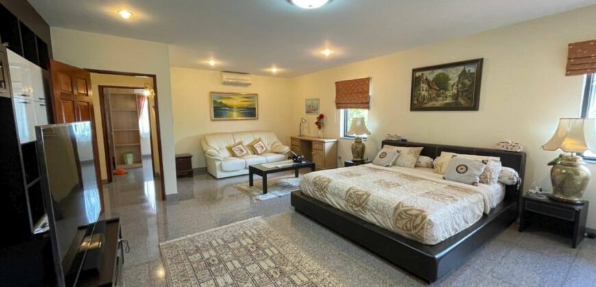 Luxury villa For sale at Paradise Villa 1