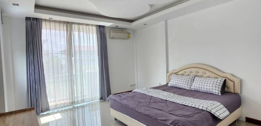 Townhouse for Sale at East Pattaya