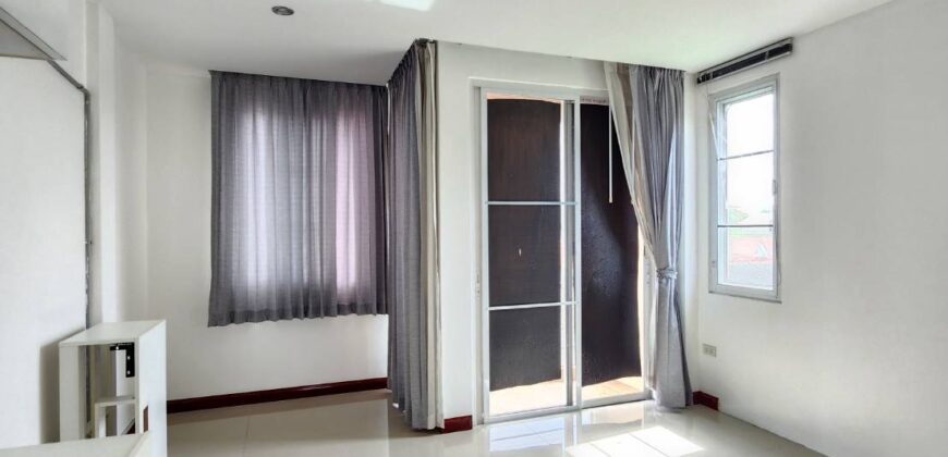 Townhouse for Sale at East Pattaya