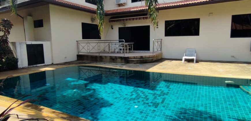 Attractive Private-Pool Villa at Paradise Villa 2