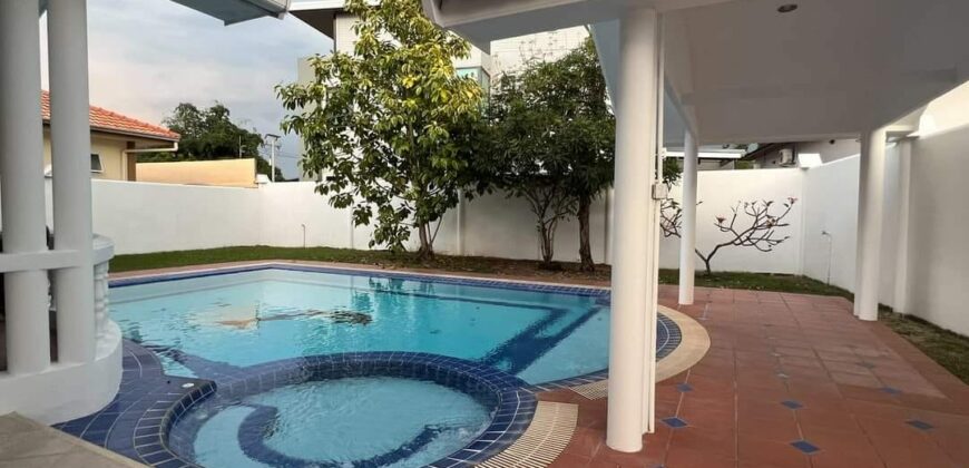 Beautiful Pool Villa for Sale at Huai Yai