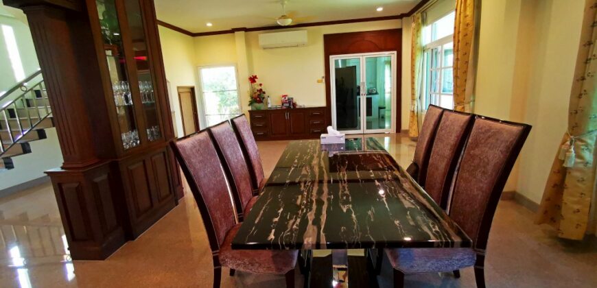 5 Bedrooms House For Sale or Rent in Huay Yai