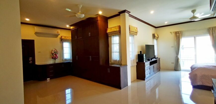 5 Bedrooms House For Sale or Rent in Huay Yai