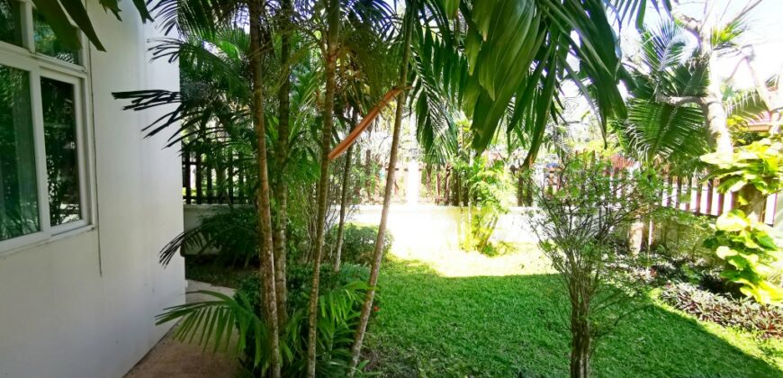 5 Bedrooms House For Sale or Rent in Huay Yai