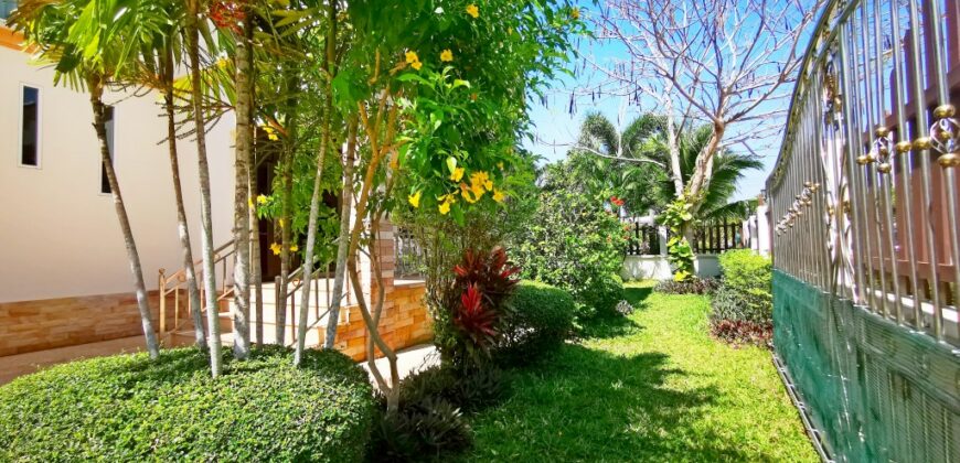 5 Bedrooms House For Sale or Rent in Huay Yai