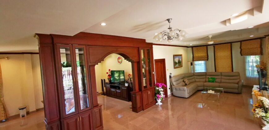 5 Bedrooms House For Sale or Rent in Huay Yai