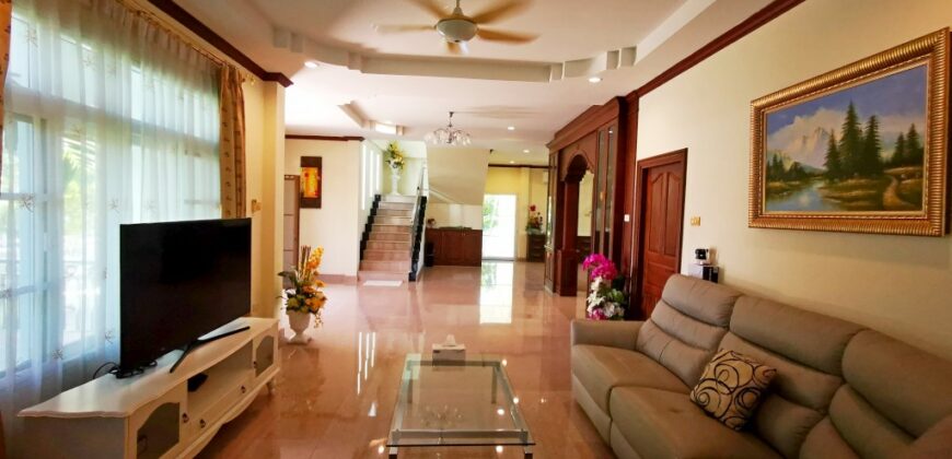 5 Bedrooms House For Sale or Rent in Huay Yai