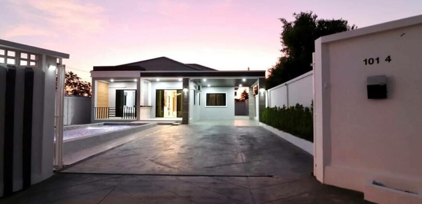 Modern Pool Villa for Sale at Huayyai Pattaya