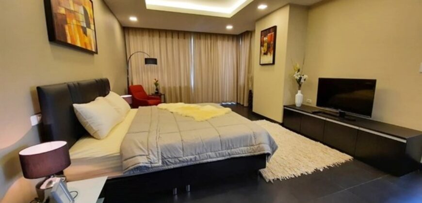 Luxury Direct Beachfront Condo For Sale at Jomtien