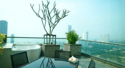 Beautiful Sea View Condo For Sale In Jomtien