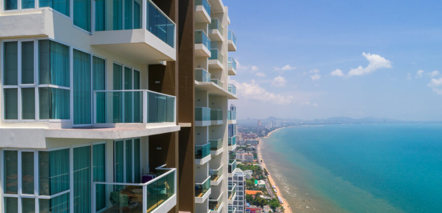 New beachfront condominium in Jomtien