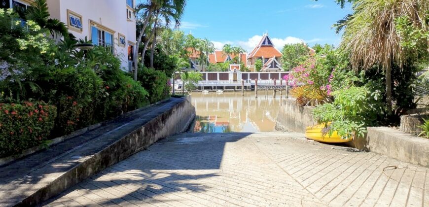 Large Studio for Sale at Jomtien Yacht Club 1