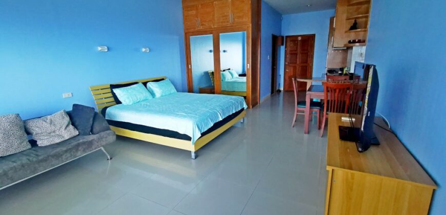 Nice sea view studio for rent at View Talay condo 5