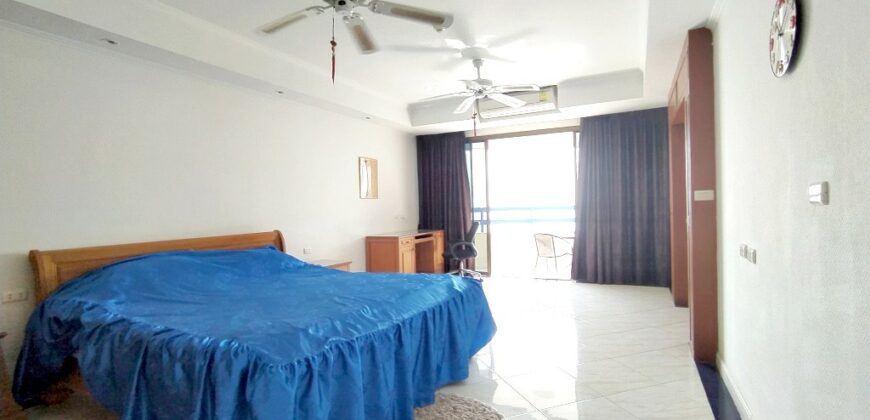 Beachfront condo sale Jomtien