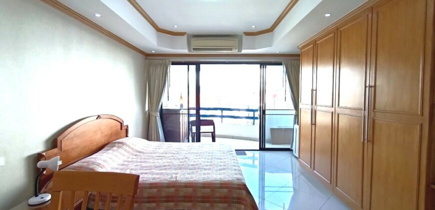 3bedrooms for sale at Jomtien Plaza condotel