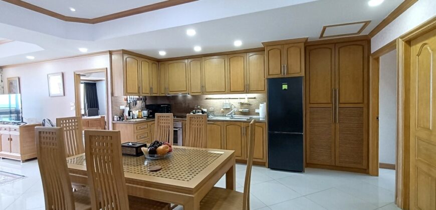 3bedrooms for sale at Jomtien Plaza condotel