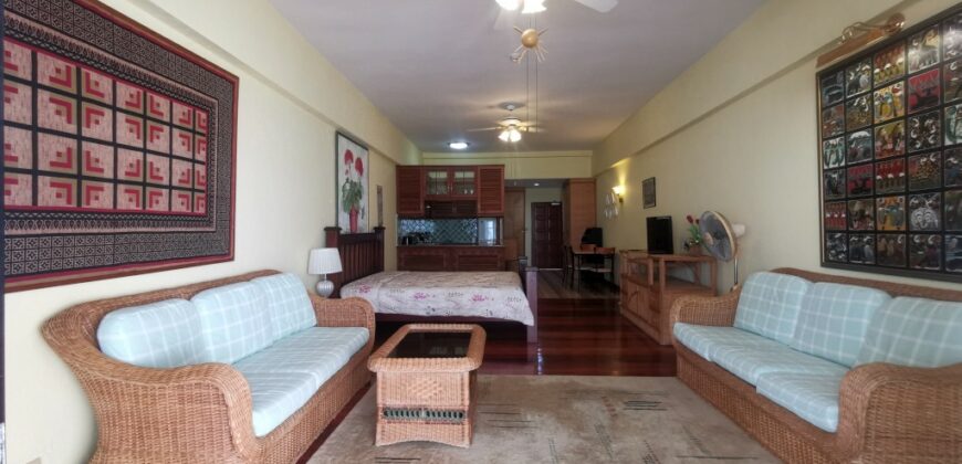 Studio condo for sale at Jomtien Complex Condotel