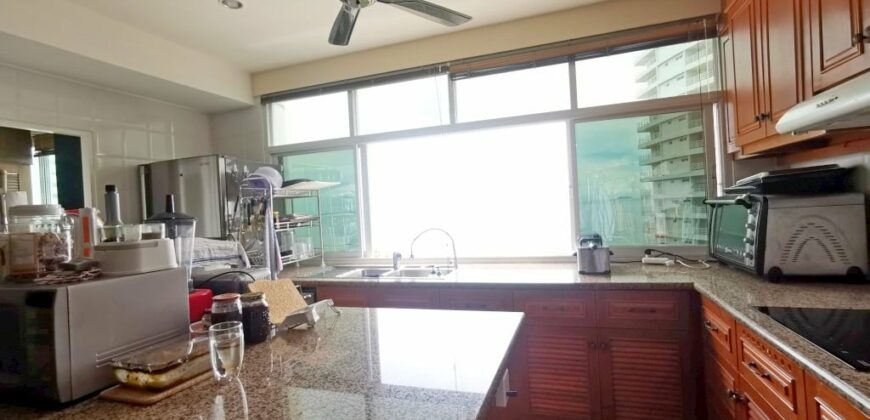 Sea View condo For sale at Jomtien Complex