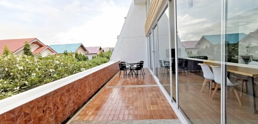 Newly renovated 3 bedrooms duplex for rent at Jomtien