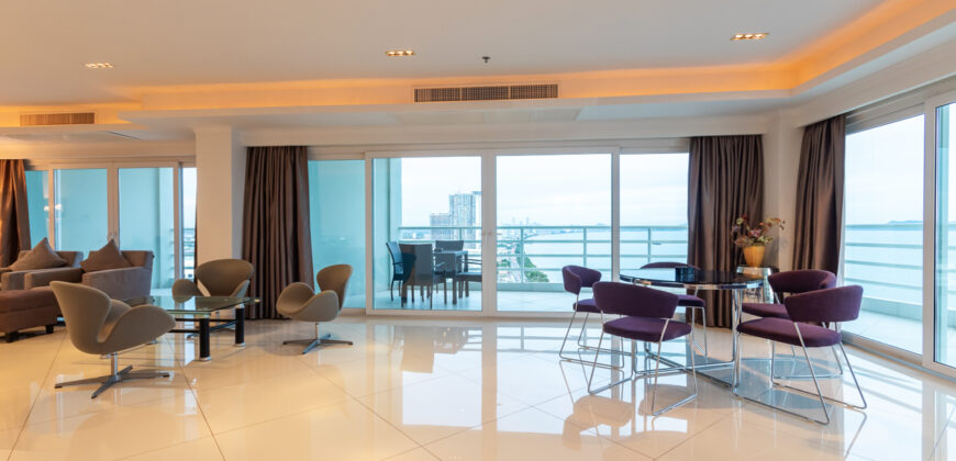 Large 2 bedrooms with an office and parking space for sale View Talay 7