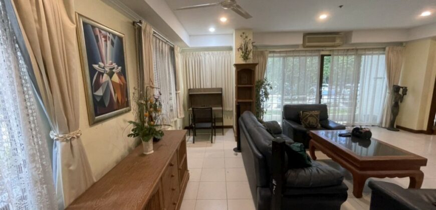 Large 1bed corner unit for sale