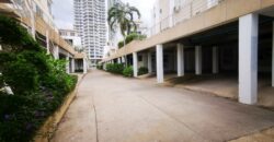 <strong>Unique ground-floor penthouse on absolute beachfront</strong>